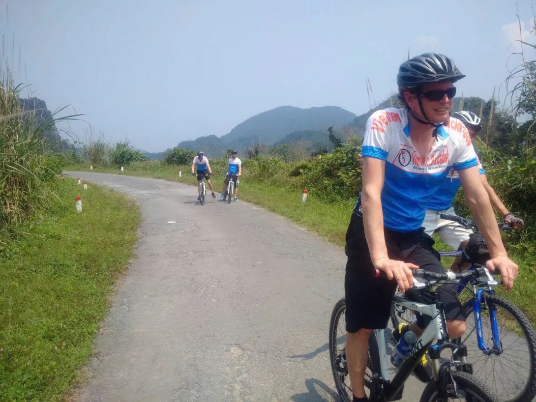 Vietnam is a great destination for cycling holidays, offering ample opportunities for cultural immersion. Cycling through the countryside allows you to experience village life firsthand and interact with locals, providing a unique and intimate look at Vietnamese culture. 